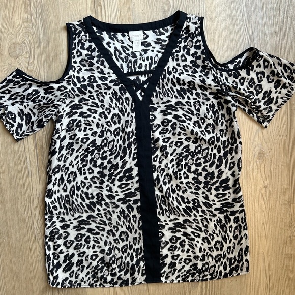 CHICOS ANIMAL PRINT SHORT SLEEVE BLOUSE - Picture 1 of 3